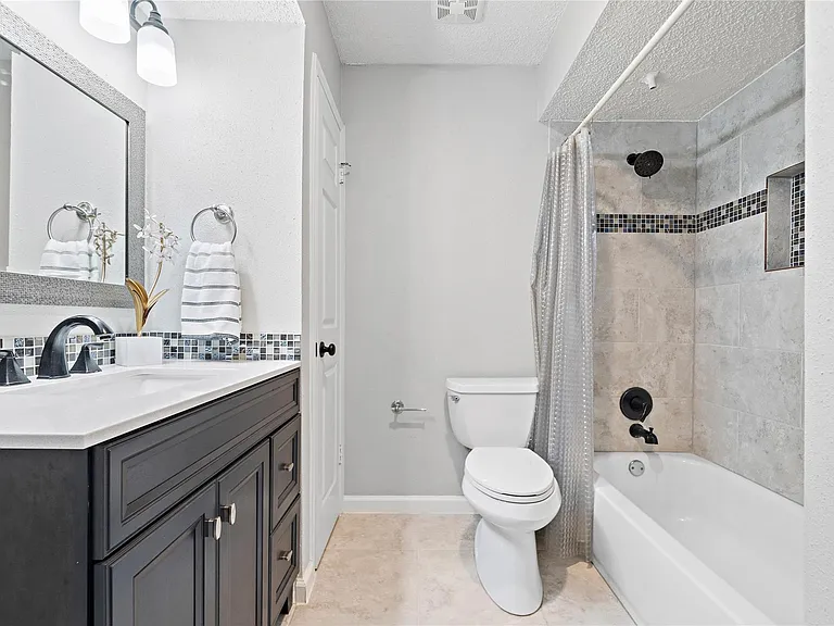 14256 Misty Meadow Ln — Photo 15