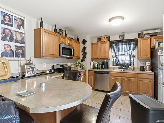 3rd image of 64 Wenliss Terrace