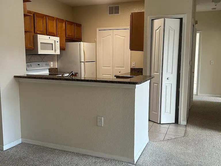 6153 Metrowest Blvd — Photo 4