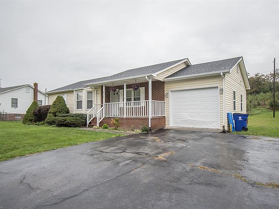 2nd image of 2310 Glade Dr SE