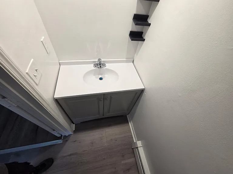 667 Hill St — Photo 6