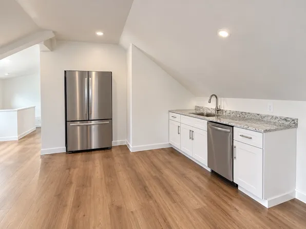 19-21 Vincent St #3, West Hartford, CT 06119