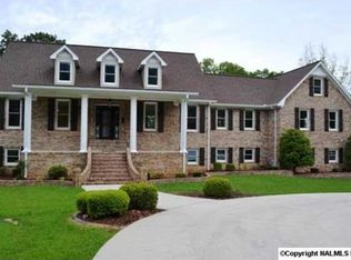 1491 Signal Point Rd, Guntersville, AL 35976