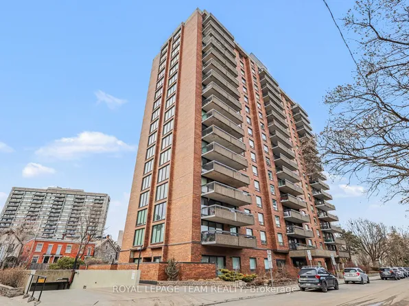 20 The Driveway #1701, Ottawa, ON K2P 1C8