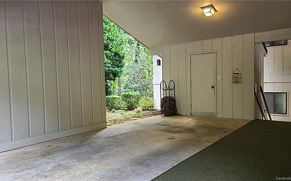 4th image of 37 Glen Cannon Point