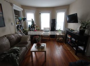 10 Cambridge Ter #U3, Cambridge, MA 02140