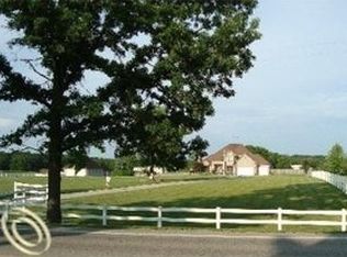 4413 Kensington Rd, Milford, MI 48380