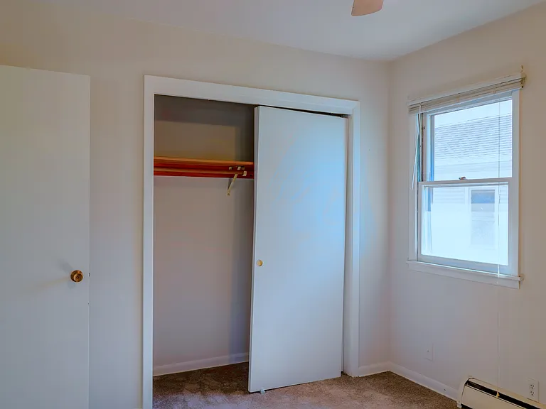 944 E Street — Photo 18