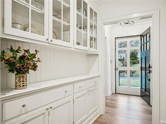 5th image of 1892 Greystone Rd NW