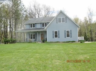 2652 Genny Ridge Dr, Lapeer, MI 48446