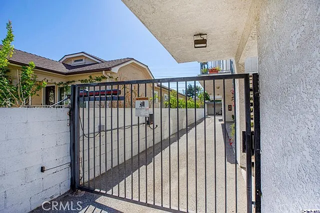 2 bed, 2.0 bath, 850 sqft, $2,580 — Photo 4