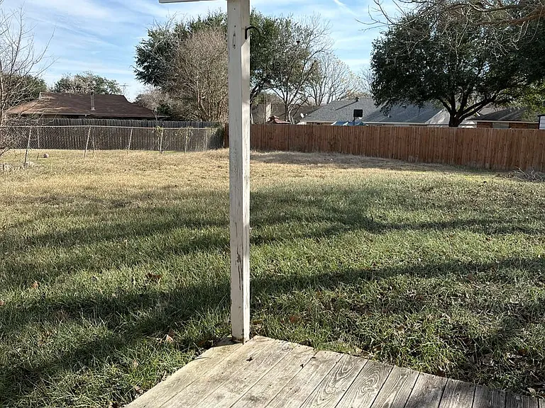 422 Woodmere Dr — Photo 13