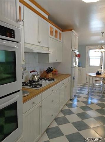 1st image of 8353 Farralone Ave