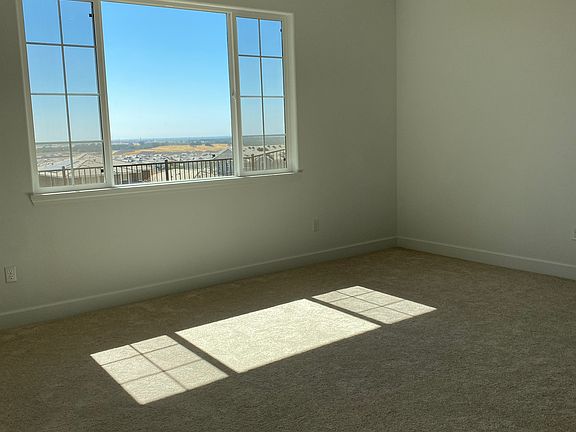 5th image of 3161 Hinsdale Ct
