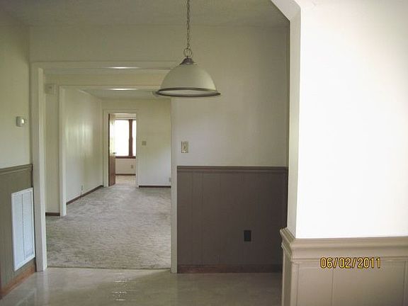 Breakfast area & Living Room