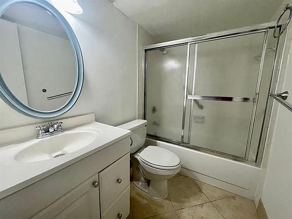 4th image of 2786 Tennis Club Dr APT 404