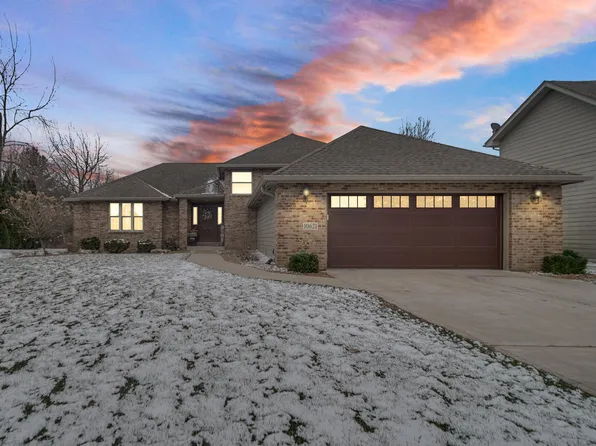 10621 Erie Dr, Crown Point, IN 46307