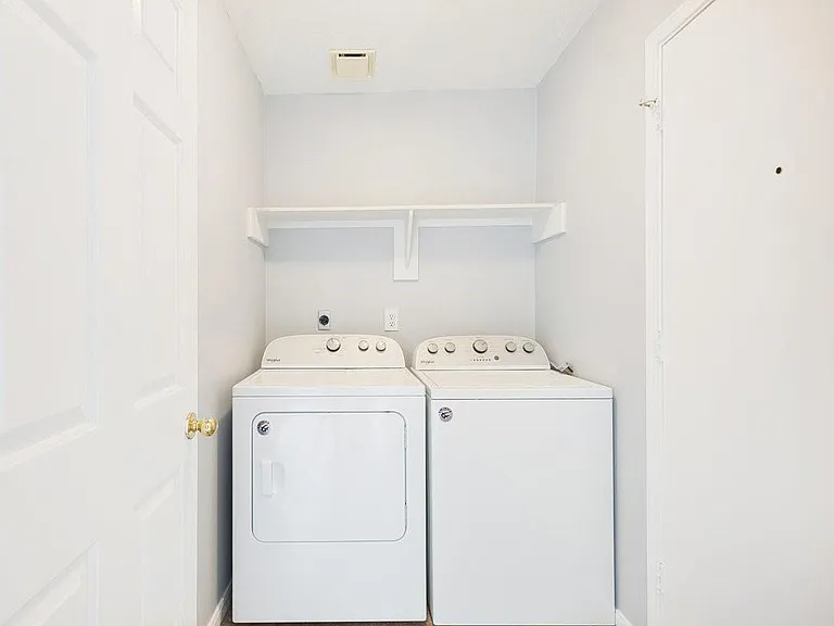 2922 Abbey Field Dr — Photo 8