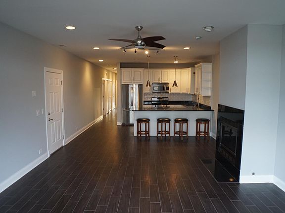 living room/kitchen