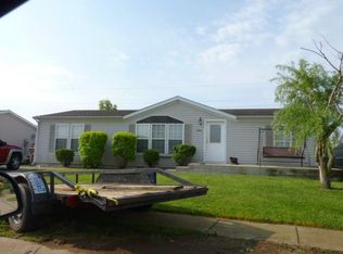 3303 Spring Valley Dr, Columbus, IN 47203