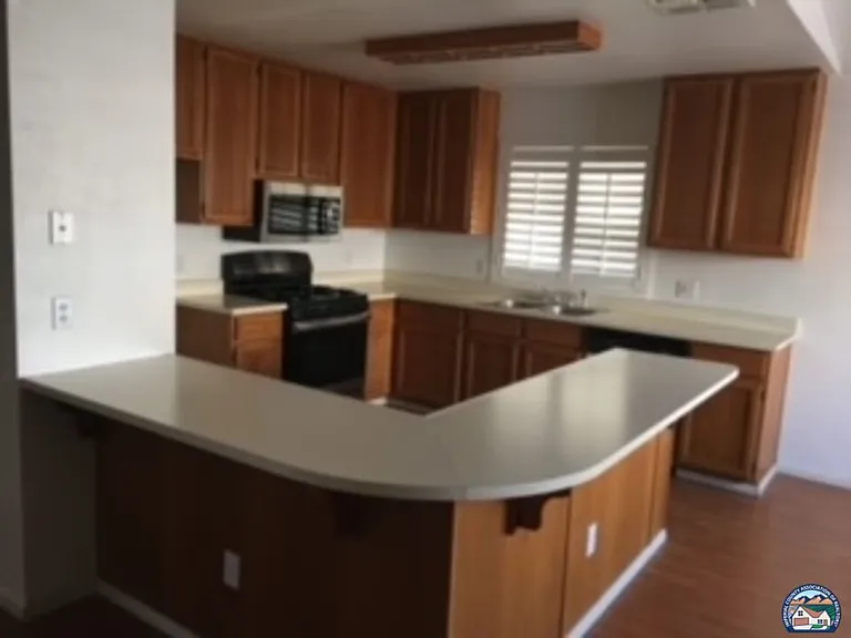 751 Maple Ave #751 — Photo 2
