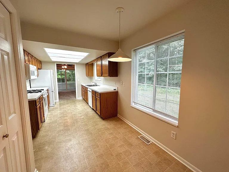 18603 Garwood Ct — Photo 24