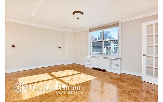 Sold by Douglas Elliman | media 21