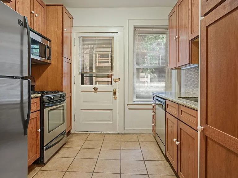 1401 Willow St #2 — Photo 13