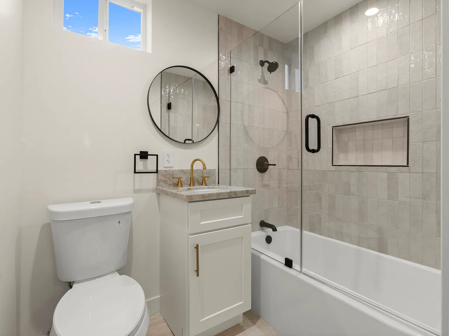 1 bed, 350 sqft, $2,200 — Photo 4