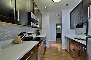 1500 Hudson St #4R — Photo 10