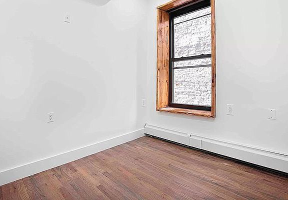 3rd image of 150 E 105th St #2B