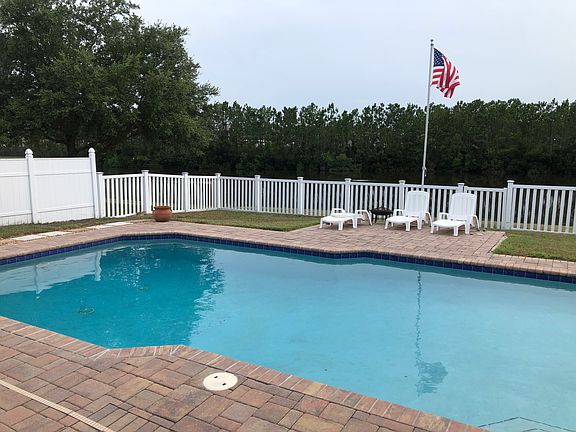 3rd image of 2426 Bentshire Dr