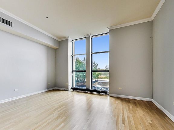 3rd image of 310 S Michigan Ave #219