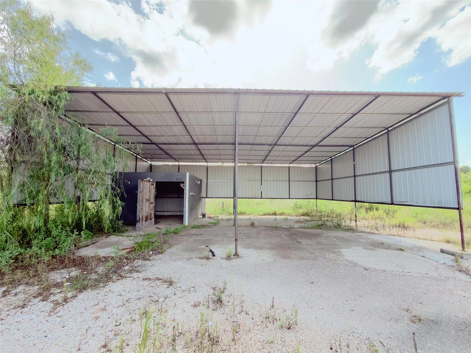 Studio, $5,000 — Photo 4