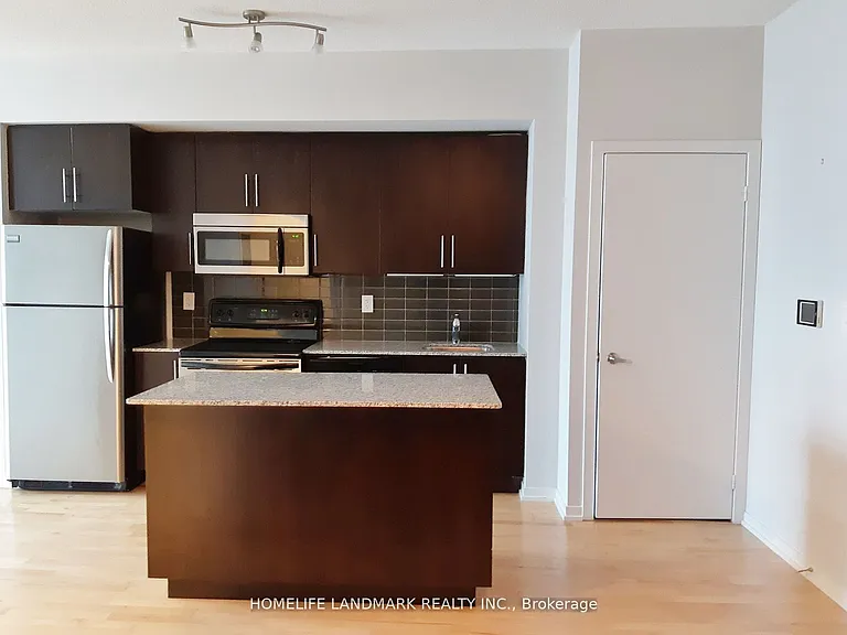 65 Bremner Blvd #4709 — Photo 3
