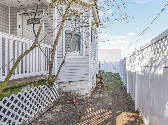 3rd image of 74 Westend Ave
