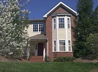 290 Pinelli Dr, Piscataway, NJ 08854