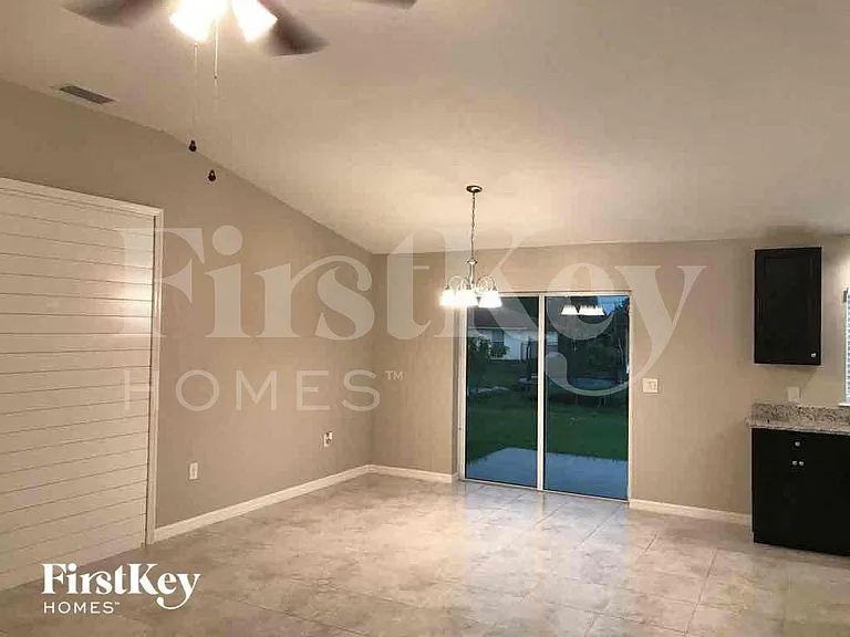 3513 23rd St SW — Photo 3