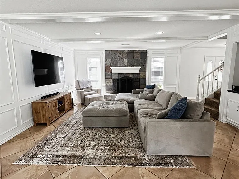3934 Cypress Lake Dr — Photo 6