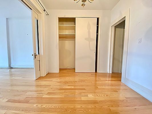 3rd image of 141 Grand St Floor 3
