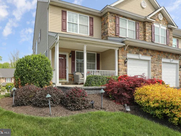 102 Black Lake Run #11, Bensalem, PA 19020