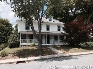 29 King St, Putnam, CT 06260