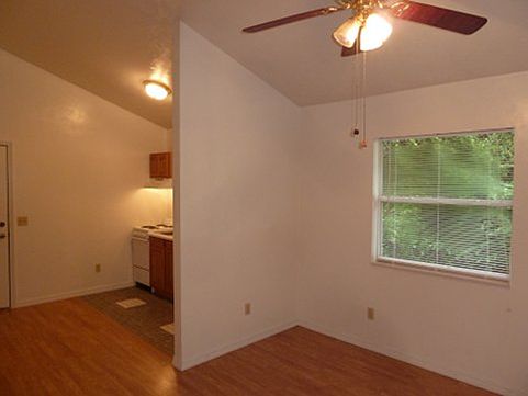 5th image of 680 NW 20th Ave