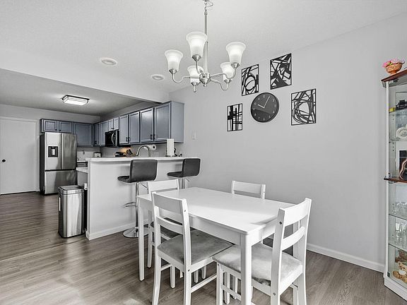 5th image of 895 Ferdinand Dr