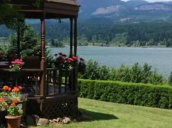 115 NE Riverview Dr, Cascade Locks, OR 97014