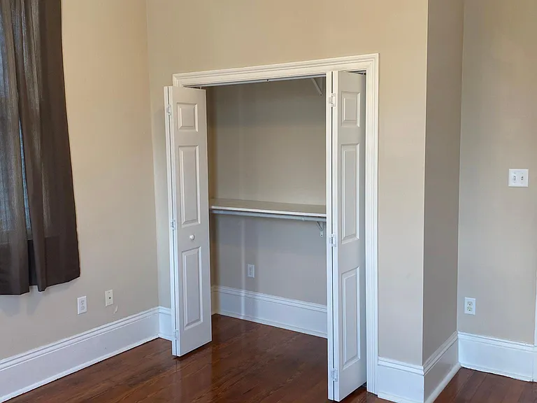 202 S Scott St — Photo 15