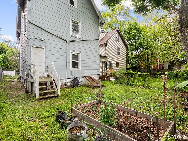 165 Starr St #2 — Photo 35