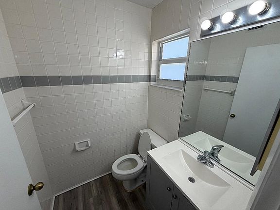 3rd image of 1117 SE 5th Ct