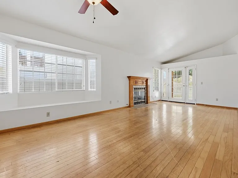 11920 Avenida Marcella — Photo 5