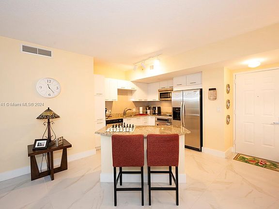 2nd image of 510 NW 84th Ave APT 407